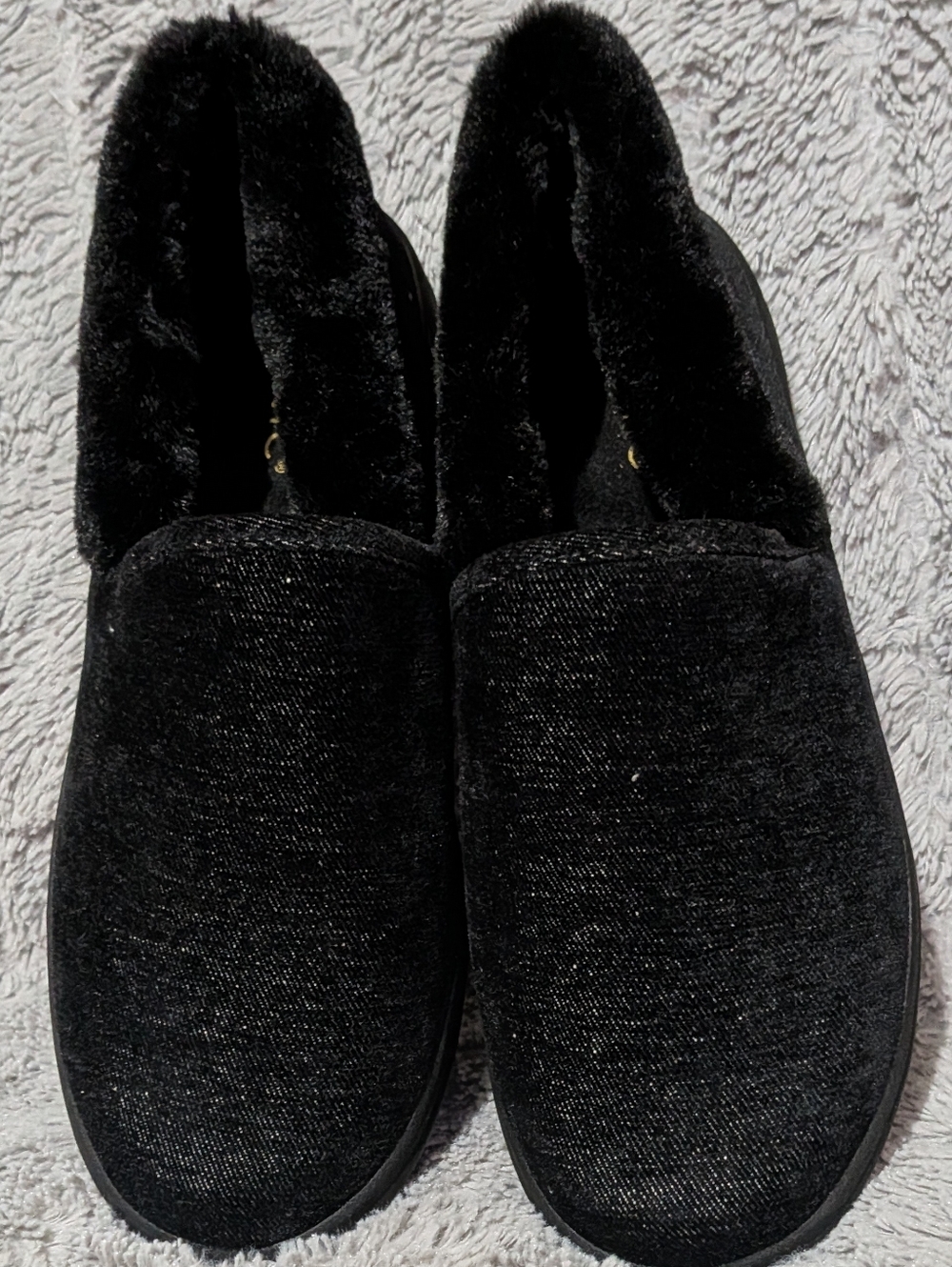 Vionic Women's Black Plush Slip-On Slippers Women's Size 8.5 New Without Tags